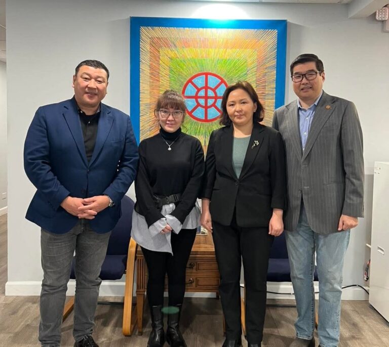 AMBASSADOR U.BATBAYAR VISITED THE MONGOLIAN HERITAGE CENTER